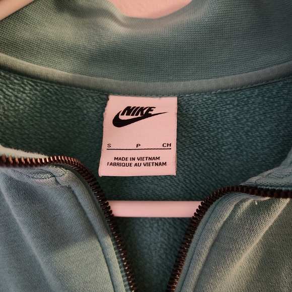 Nike Teal Cropped Quarter Zip Pullover SweatshirtĺNike Women's Teal Pullover Top - Picture 8 of 8